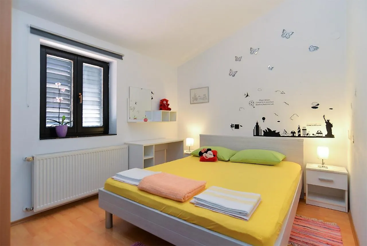 Apartments With A Parking Space Banjole, Pula - 20675 Croatia