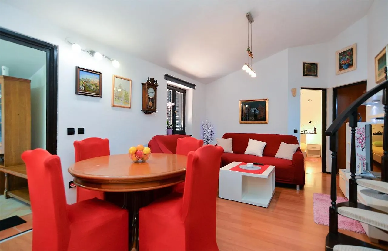 Apartments With A Parking Space Banjole, Pula - 20675 Croatia