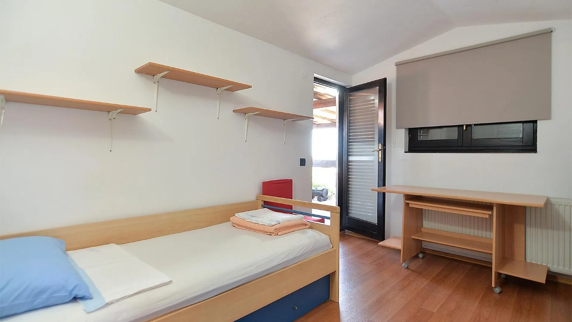Apartments With A Parking Space Banjole, Pula - 20675